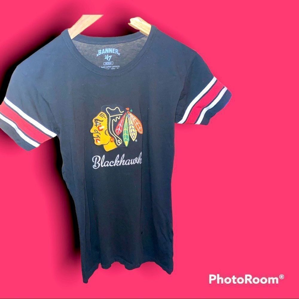 BANNER 47 CHICAGO BLACKHAWKS EMBROIDERED T SHIRT